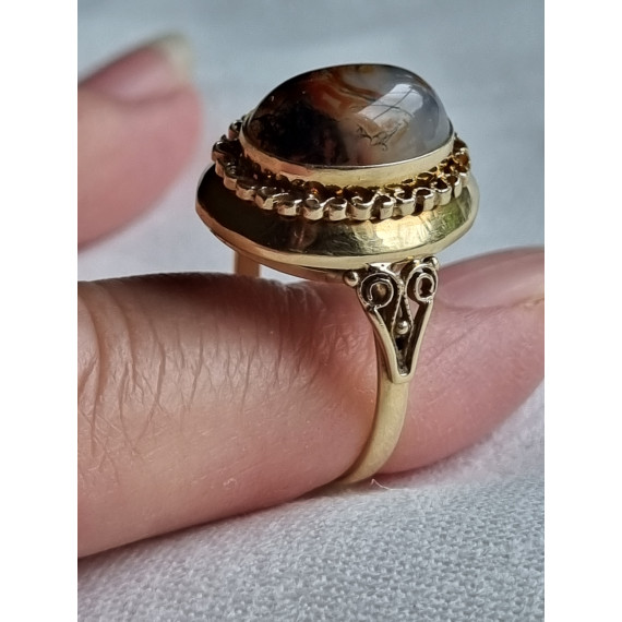 Vintage ring i 585 gult gull, strl 60, med flott cabochonslipt moseagat, 4,94 gram