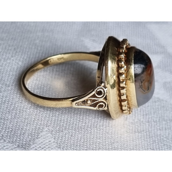 Vintage ring i 585 gult gull, strl 60, med flott cabochonslipt moseagat, 4,94 gram