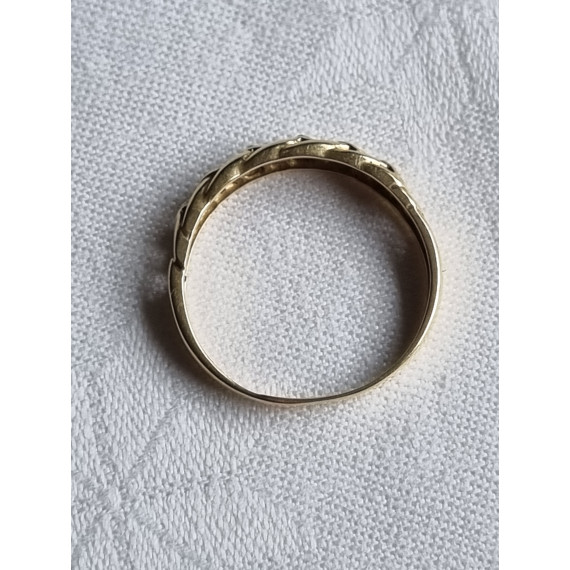 Gullring 585, diamantring, nydelig flettet med to diamanter i / 2,3 gram, strl 62