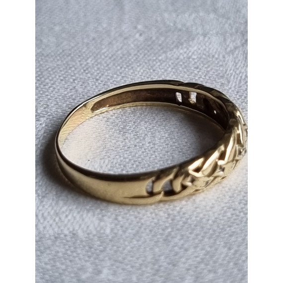Gullring 585, diamantring, nydelig flettet med to diamanter i / 2,3 gram, strl 62