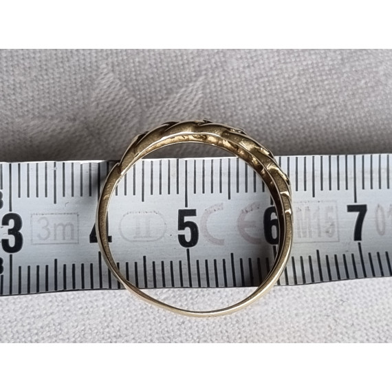 Gullring 585, diamantring, nydelig flettet med to diamanter i / 2,3 gram, strl 62