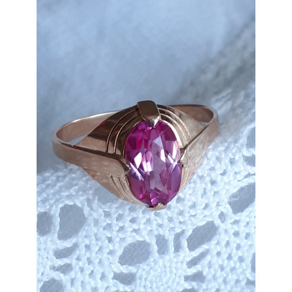 Gult gull ring i 14 K med stor rosa safir, gullring i strl 52