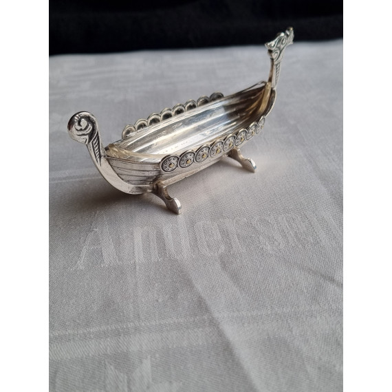 Flott Vikingskip i sølv, saltkar med glassinnsats, ca 11,7 cm