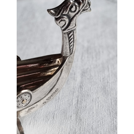 Flott Vikingskip i sølv, saltkar med glassinnsats, ca 11,7 cm