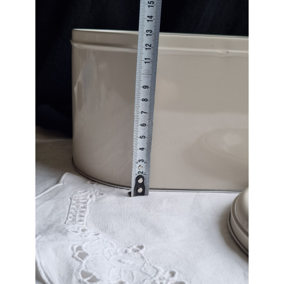Stilren og nøytral brødboks med lokk, blikk, H 13 cm, L 25 cm, B 15 cm