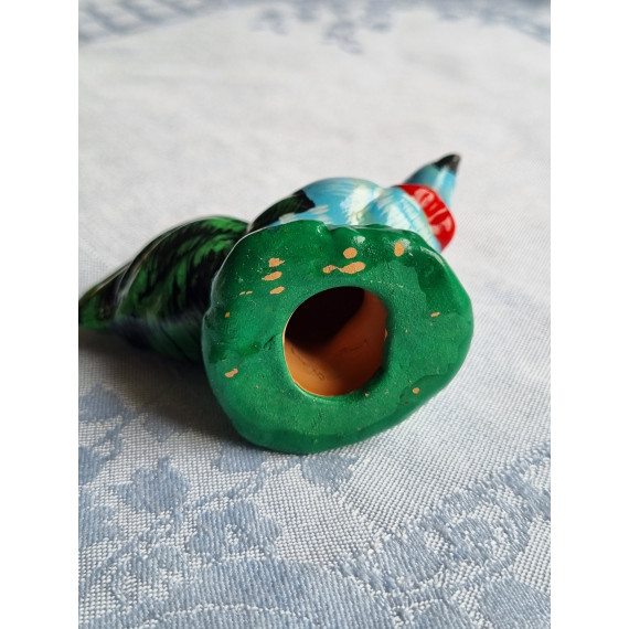 Malt keramikk, Blå hane, grønn stjert, grønn base