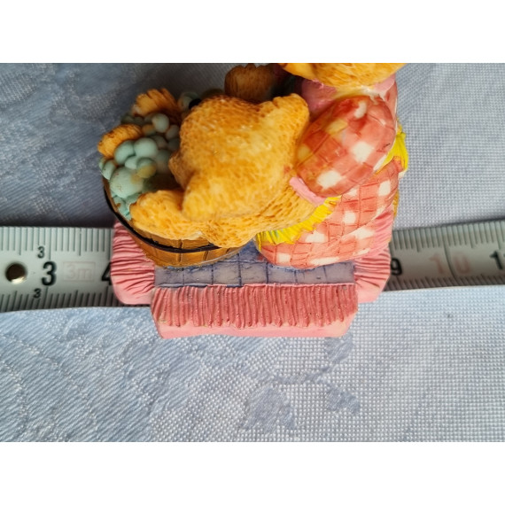 Glassfigur i harpiks, Bamsemor vasker bjørnungen