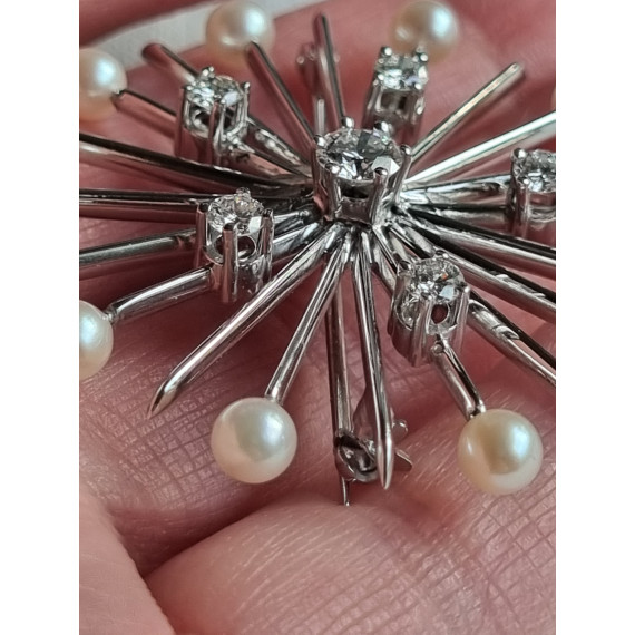 Sonja nålen i 585 hvitt gull, med diamanter og perler, anheng og med nål