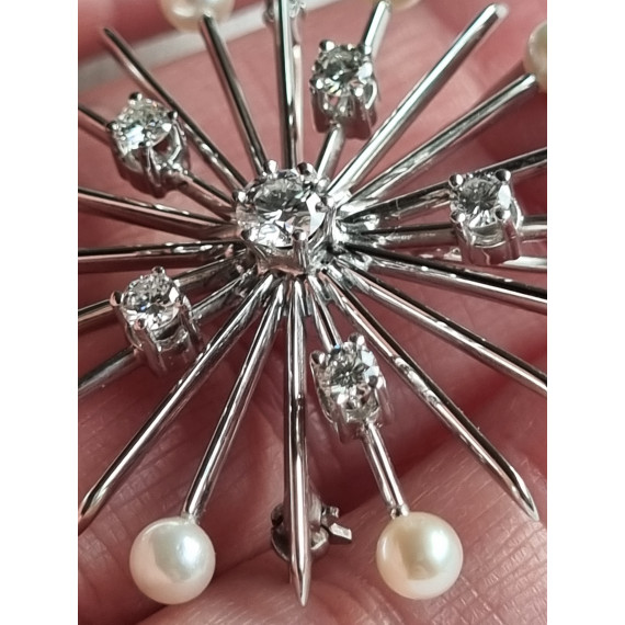 Sonja nålen i 585 hvitt gull, med diamanter og perler, anheng og med nål