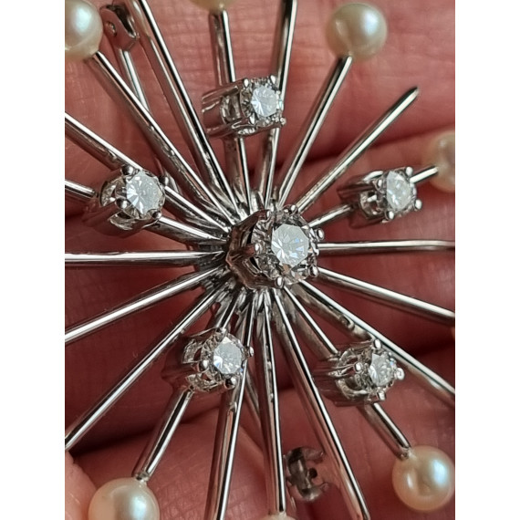 Sonja nålen i 585 hvitt gull, med diamanter og perler, anheng og med nål