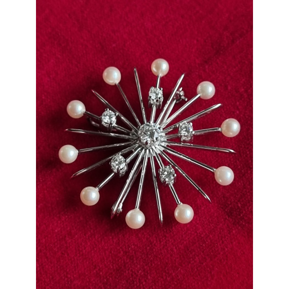 Sonja nålen i 585 hvitt gull, med diamanter og perler, anheng og med nål