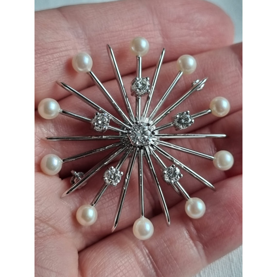 Sonja nålen i 585 hvitt gull, med diamanter og perler, anheng og med nål