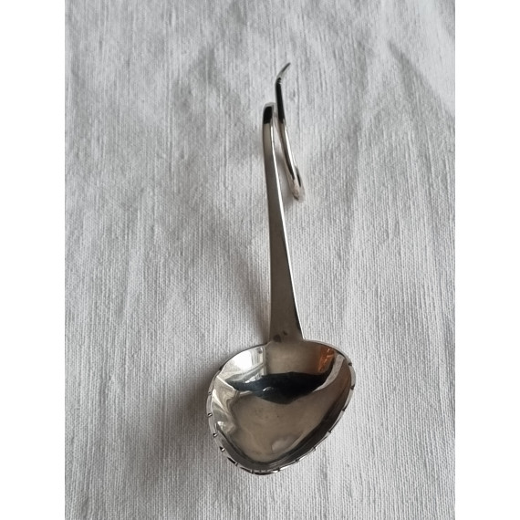Festbordsølv strøskje, antikk sølvskje m loop ende, ca 12 cm,  fra Ole Aas