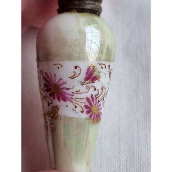 Emalje Chatelain, vakker, håndmalt parfymeflaske i porselen. Håndmalt kvinne i barock stil