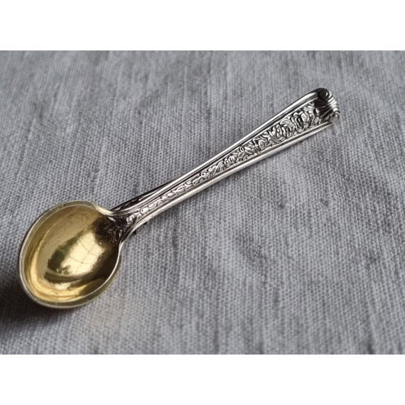 Nydelig karskje, en sølvskje med nål bak, kan brukes som slipsnål, i 925 sølv ca 6,2 cm lang