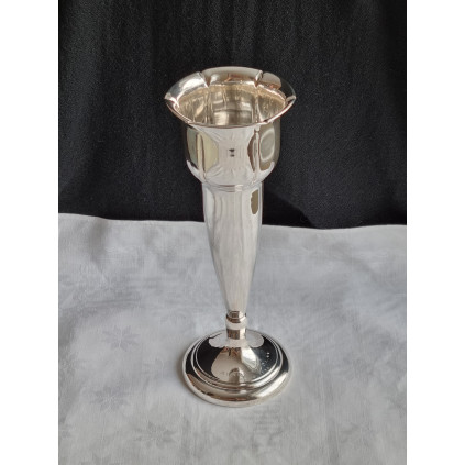 Nydelig vase i sølv, ca 24,5 cm høy med gravering