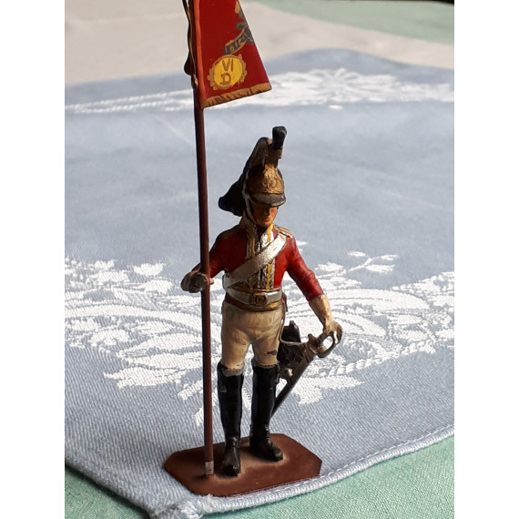 Tinnsoldat, tinn soldat Napoleon krigen 1815 Britisk soldat, flaggbærer 11,5 cm