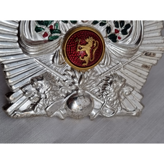 Stort lue merke fra rundt år 1900, militærmerke, antatt i sølv og med flott emalje
